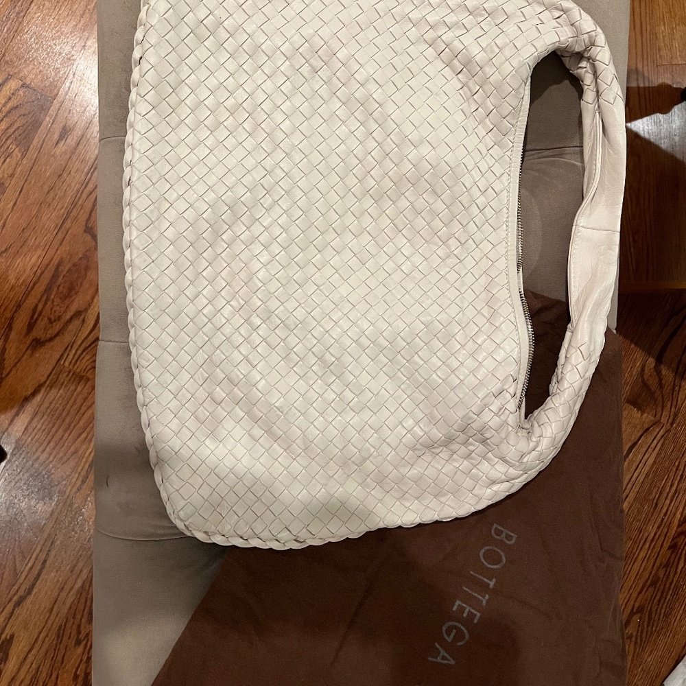 Like new bottega veneta bag